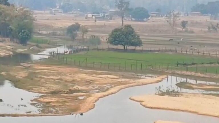 अनूठा जल जुगाड़: बैरागी गांव के ग्रामीणों ने बदला प्राकृतिक जलधारा का रुख, हर घर तक पहुंचाया पानी