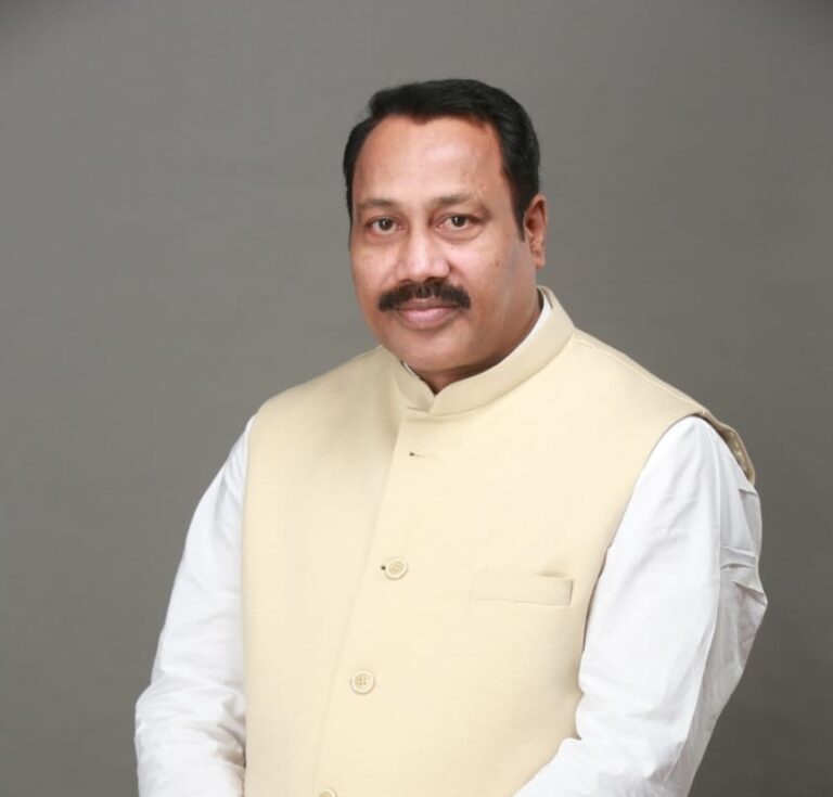 समाज के उत्थान के लिए शिक्षा है आधारशिला : डॉ. ओमप्रकाश देवांगन