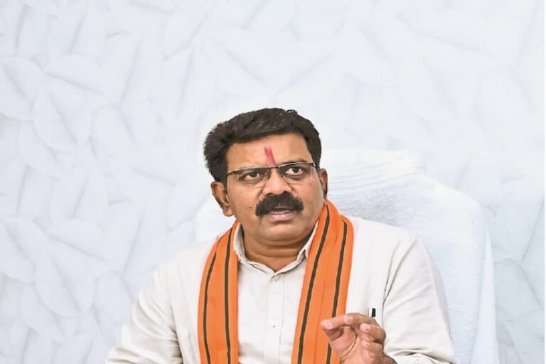 बस्तर में अब बंदूक नहीं, सिर्फ विकास है बदलाव का रास्ता – नक्सल मुक्त बनने पर गृहमंत्री का बयान