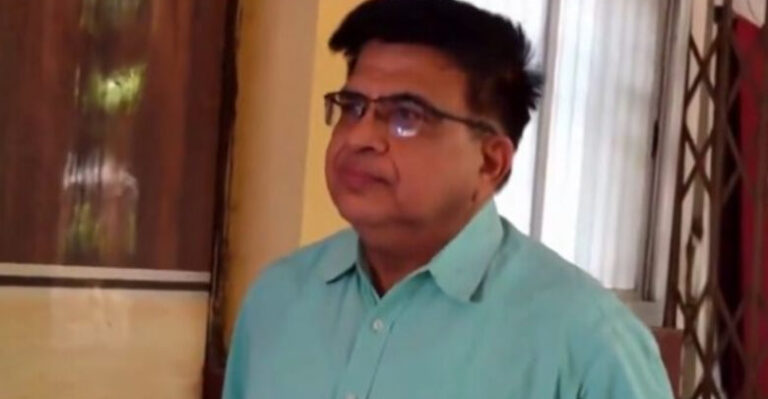 छत्तीसगढ़: महादेव सट्टा घोटाले में पूर्व IAS अनिल टुटेजा के घर CBI का छापा, कई दस्तावेज़ जब्त