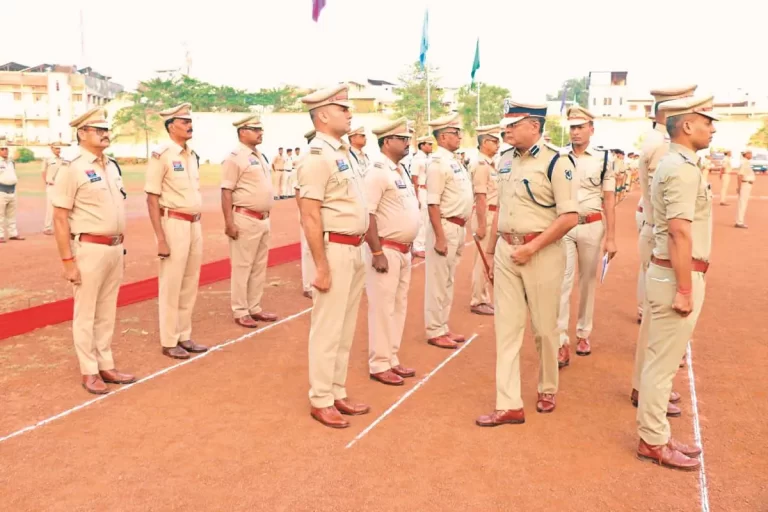 पुलिस जवानों की फिटनेस पर एसएसपी ने लगाई क्लास, वज़न और तोंद वालों को दी चेतावनी