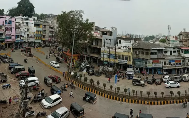 तीनबत्ती से गुजराती बाजार तक घंटों जाम, व्यापारी और ग्राहक दोनों परेशान