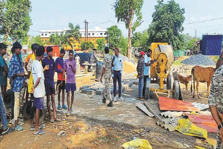 महादेव तालाब सौंदर्यीकरण में बाल मजदूरी का पर्दाफाश, 22 नाबालिग मजदूर मिले