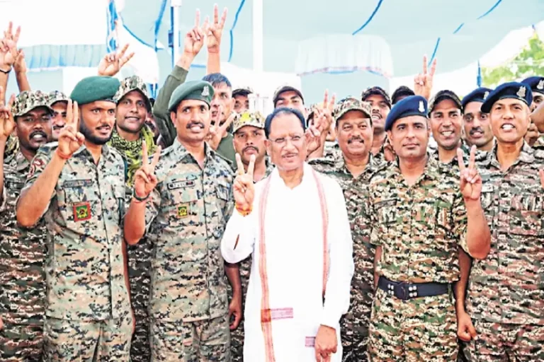 मुख्यमंत्री विष्णुदेव साय ने बस्तर दौरे में बनाया रिकॉर्ड, एक साल में 33 बार पहुंचे बस्तर