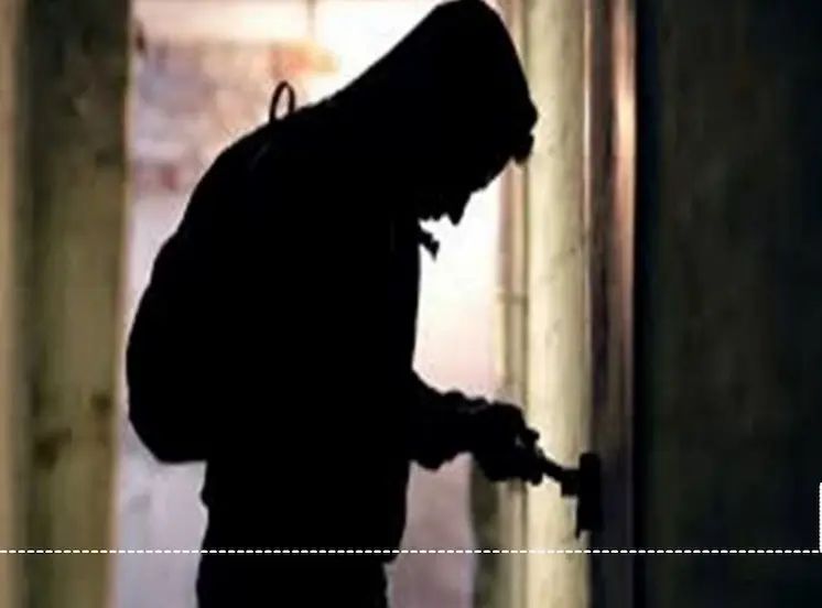 कोरबा में सूना मकान बना चोरों का निशाना, 20 हजार रुपए की चोरी