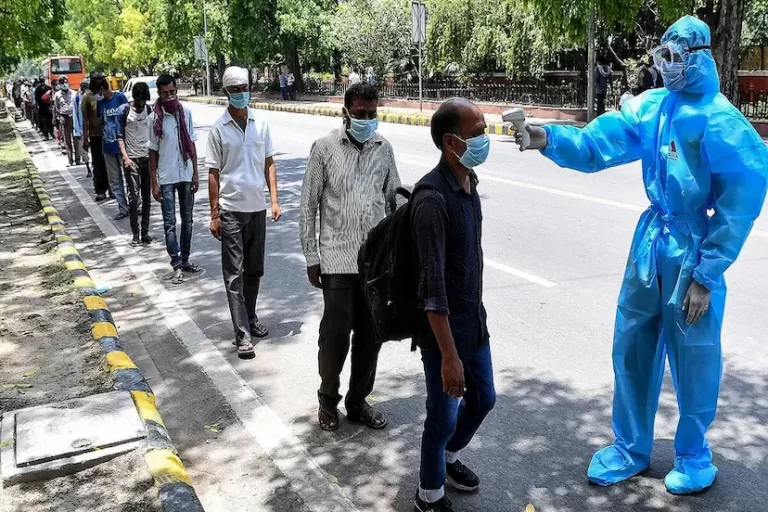 भारत में फिर से बढ़ने लगा कोरोना संक्रमण, सरकारें सतर्क, नई एडवाइजरी जारी