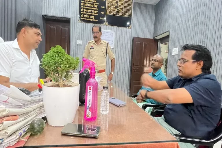 राशन घोटाला: चार आरोपियों पर एफआईआर, गरीबों के हक पर डाका डालने का आरोप