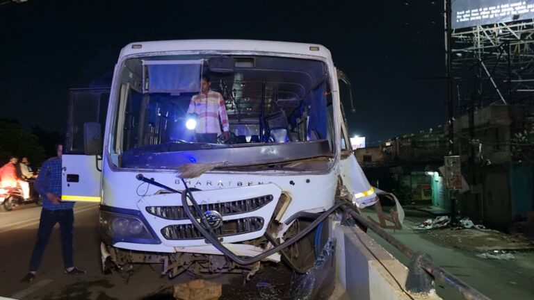 रायपुर: खमतराई ओवरब्रिज पर हादसा, नगर निगम की लापरवाही उजागर