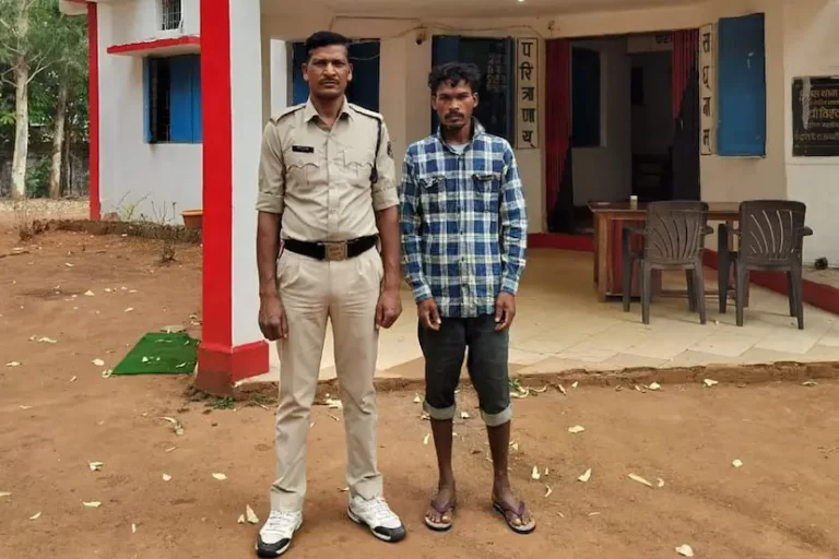 पत्नी से झगड़ा कर रहा था युवक, बीच-बचाव करने आए बुजुर्ग की डंडे से पीट-पीटकर कर दी हत्या