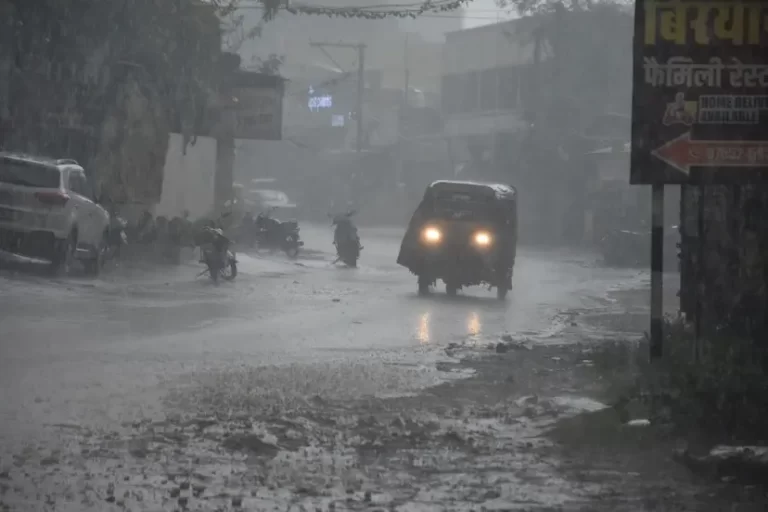 छत्तीसगढ़ में समय से पहले मानसून की एंट्री, 100 साल पुराना रिकॉर्ड टूटा, 29 जिलों में भारी बारिश की चेतावनी