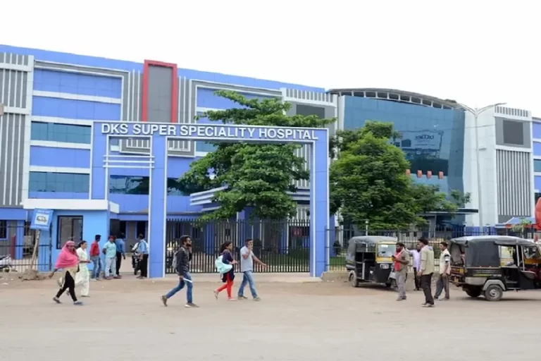डीकेएस अस्पताल में फिजियोथैरेपिस्ट की भर्ती पर रोक, मामला हाईकोर्ट में विचाराधीन