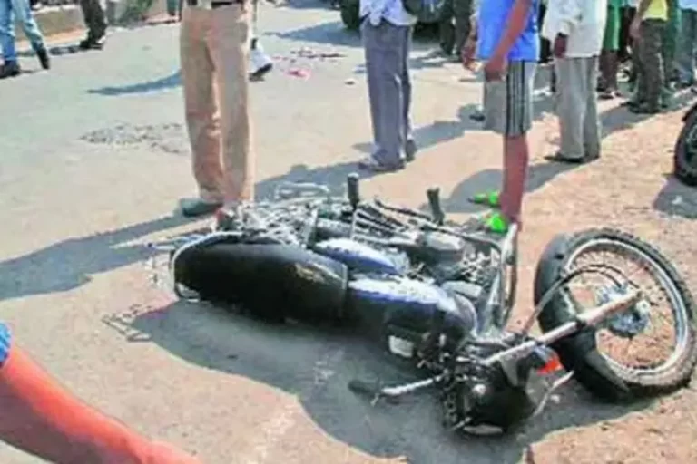 रेलवे हादसा: चलती ट्रेन में चढ़ने की कोशिश में युवक का कटा पैर, हालत नाजुक