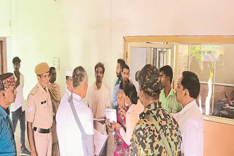 राजबती को मिली इंसाफ की जमीन, कलेक्टर की तत्परता से कुछ ही घंटों में मिला हक