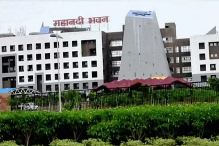 स्कूल शिक्षा विभाग में प्रशासनिक फेरबदल, तीन अधिकारियों के हुए तबादले