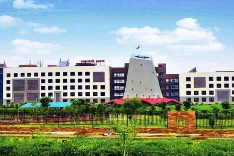 छत्तीसगढ़ प्रशासनिक सेवा में बड़ा बदलाव, 18 अधिकारियों का तबादला