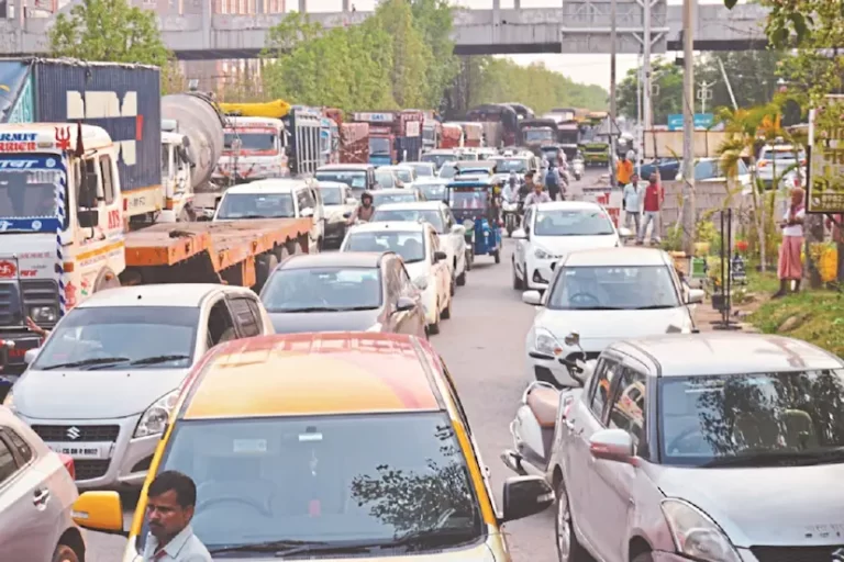 पुराने वाहनों को लेकर सख्ती: हाई सिक्योरिटी नंबर प्लेट के लिए फिटनेस जरूरी, हजारों वाहन सड़कों से हटाए गए