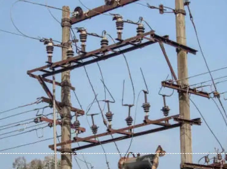 रायपुर में बिजली विभाग की बड़ी लापरवाही: ट्रांसफार्मर पर काम करते समय युवक हुआ गंभीर रूप से घायल