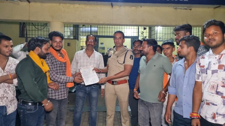 फेसबुक पोस्ट से गरमाई सियासत: बीरगांव पार्षद की टिप्पणी पर बजरंग दल ने जताया विरोध, थाने में दर्ज कराई आपत्ति