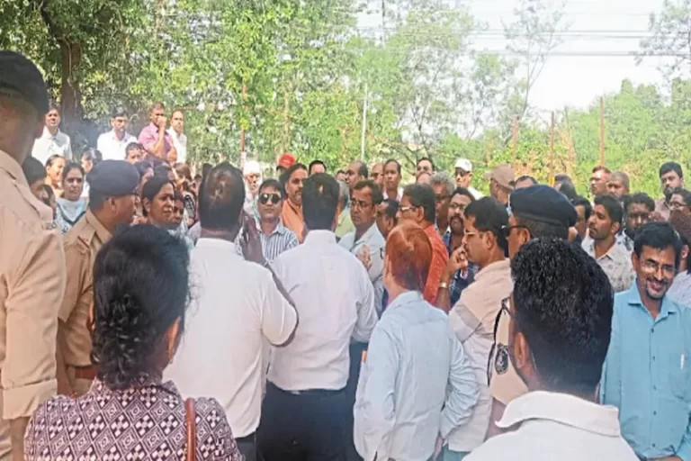 युक्तियुक्तकरण के विरोध में दुर्ग के 150 शिक्षक पहुंचे हाईकोर्ट, आरोप – प्रक्रिया में हुई गंभीर अनियमितताएं