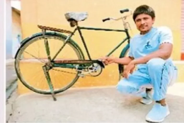 “साइकिल की सवारी – न प्रदूषण, न बीमारी”, दीपक कर रहे जागरूकता की अलख