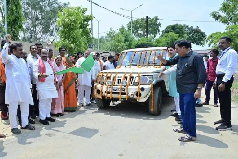 अचानकमार टाइगर रिजर्व के गांवों में फैलेगा उजाला, उप मुख्यमंत्री अरुण साव ने दिखाई बैटरियों को हरी झंडी