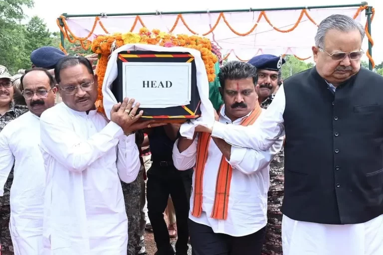 मुख्यमंत्री ने शहीद ASP आकाश को दी भावपूर्ण विदाई, कहा – राज्य को उनके बलिदान पर गर्व है