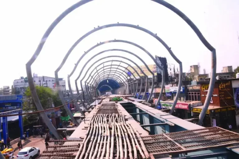 8 साल से अधूरा स्काईवॉक अब होगा पूरा, जर्जर हिस्सों को हटाकर फिर से शुरू हुआ निर्माण कार्य