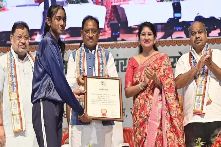 मुख्यमंत्री ने ‘सार्थक एवं रक्षक अभियान’ का शुभारंभ किया, कहा- बच्चों के अधिकारों की सुरक्षा से बनेगा सशक्त समाज