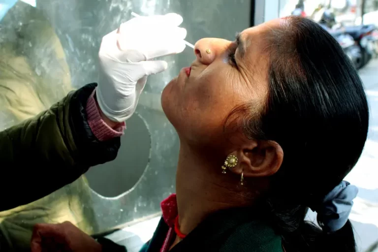 छत्तीसगढ़ में कोरोना संक्रमण फिर सक्रिय, 4 नए मरीज सामने आए – डॉक्टरों ने कहा, घबराने की जरूरत नहीं