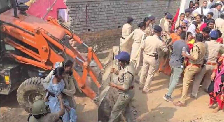 रायगढ़ मरीन ड्राइव विवाद: तोड़फोड़ की आशंका से डरे लोग, ज्ञापन सौंपकर जताई नाराजगी