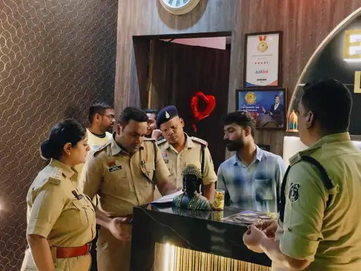 बिलासपुर के स्पा सेंटर्स पर पुलिस की सख्ती: अनैतिक गतिविधियों की आशंका में 4 जगह छापेमारी, संचालकों को चेतावनी