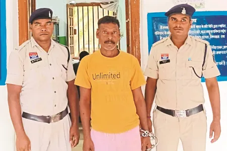 मंदिरों में चोरी करने वाला शातिर चोर गिरफ्तार, 5 मामलों का खुलासा, लाखों का माल बरामद