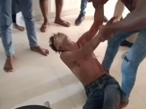 बिलासपुर: मामूली विवाद में नाबालिग की चाकू मारकर हत्या, गुस्साए परिजनों ने आरोपियों का घर किया आग के हवाले