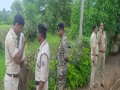 रायपुर में दंपती की हत्या से सनसनी: घर में खून से सनी हालत में मिली लाशें, धारदार हथियार से वार की आशंका