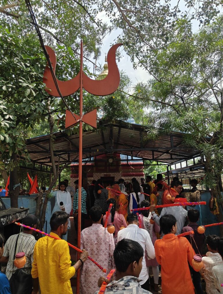 रायपुर बिरगांव में निकली पहली भव्य कावड़ यात्रा, श्रद्धालुओं ने किया जलाभिषेक