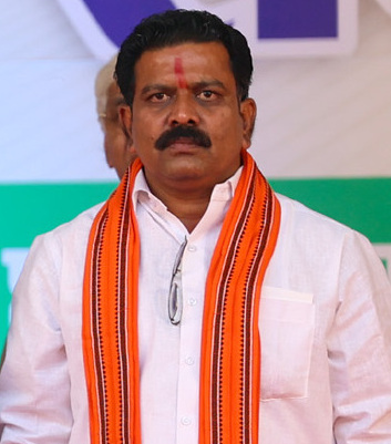 डिप्टी CM आवास के बाहर महिला ने फिनाइल पीया, अस्पताल में भर्ती