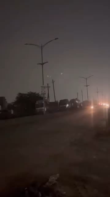 रायपुर का मेटल पार्क रोड बना हादसों का अड्डा, बंद स्ट्रीट लाइट और टूटी सड़क से बढ़ रहा खतरा