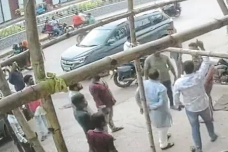 कांग्रेस पार्षद का सरेआम हंगामा: मीडियाकर्मी को पीटा, मोबाइल छीना, थाने में बवाल