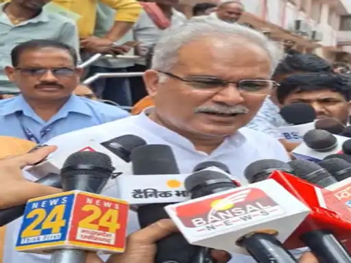 भूपेश बघेल का BJP पर हमला: तिरंगे का विरोध करने वाले अब तिरंगा यात्रा निकाल रहे