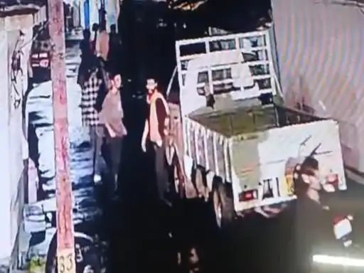 रायपुर में युवक की हत्या: घर से घसीटकर निकाला, धारदार हथियार से हमला; इलाज के दौरान तोड़ा दम, CCTV आया सामने