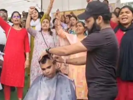 रायगढ़ में NHM कर्मचारियों का अनोखा विरोध: मुंडन कर जताया आक्रोश, 17वें दिन भी जारी हड़ताल